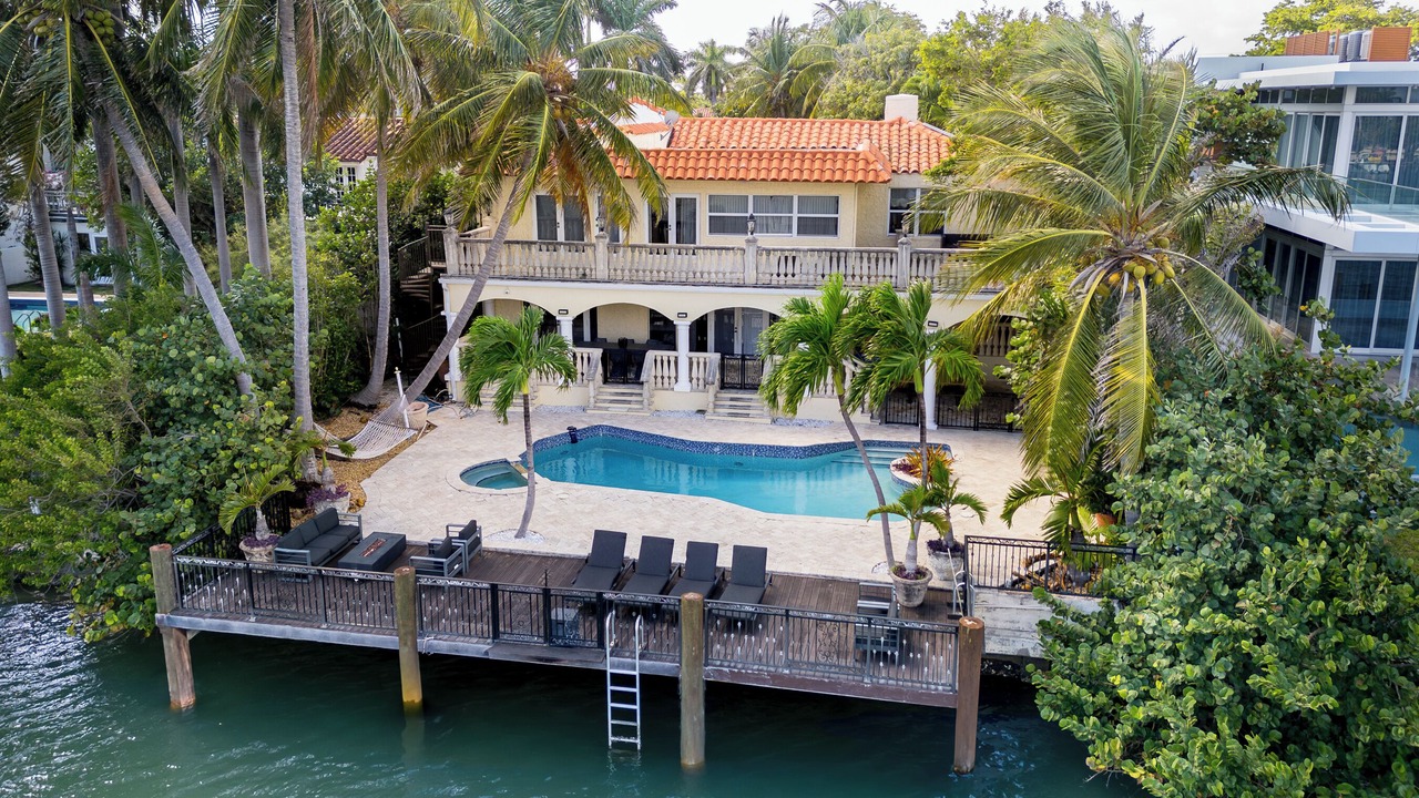 Photo of Outdoor in North Bay Village