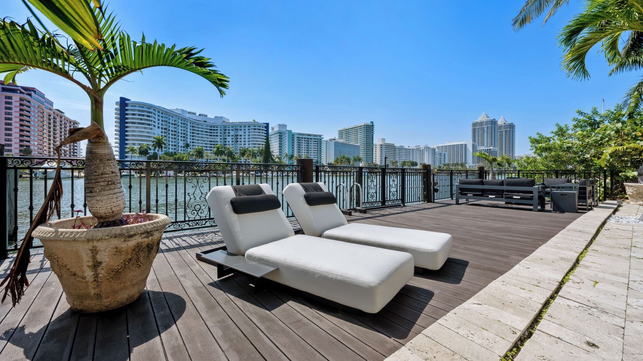Photo of Patio Balcony in North Bay Village