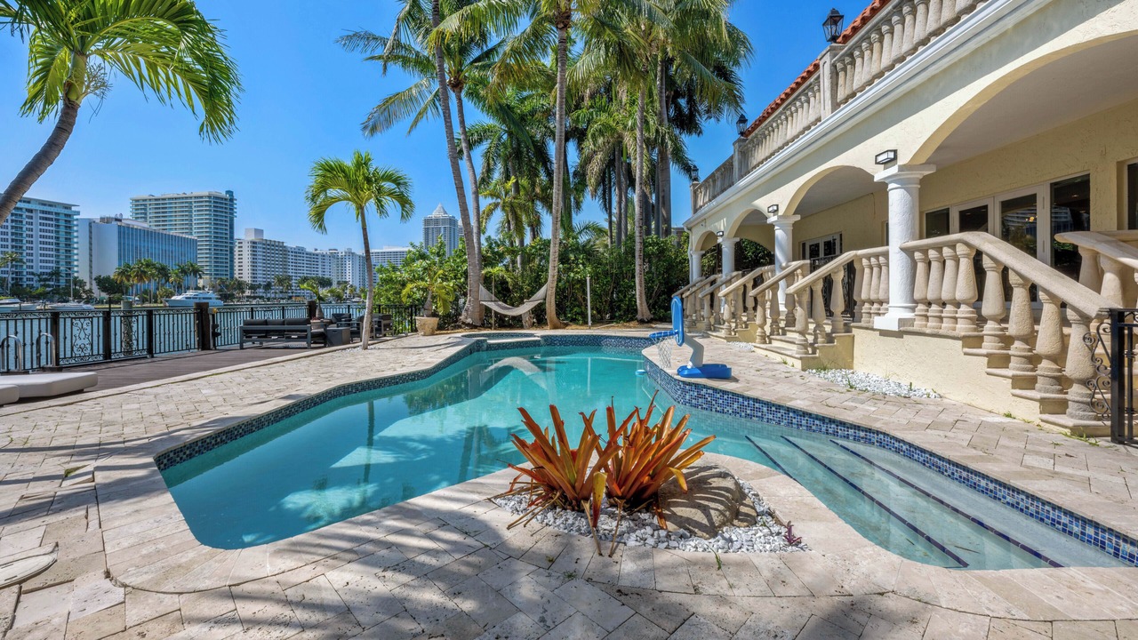 Photo of Outdoor in North Bay Village