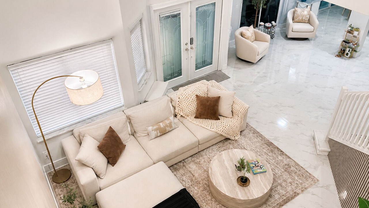 Photo of Livingroom in West Dixie Bend