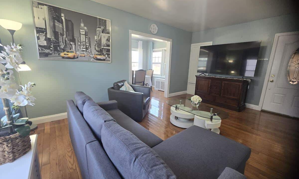 Photo of Livingroom in Kearny