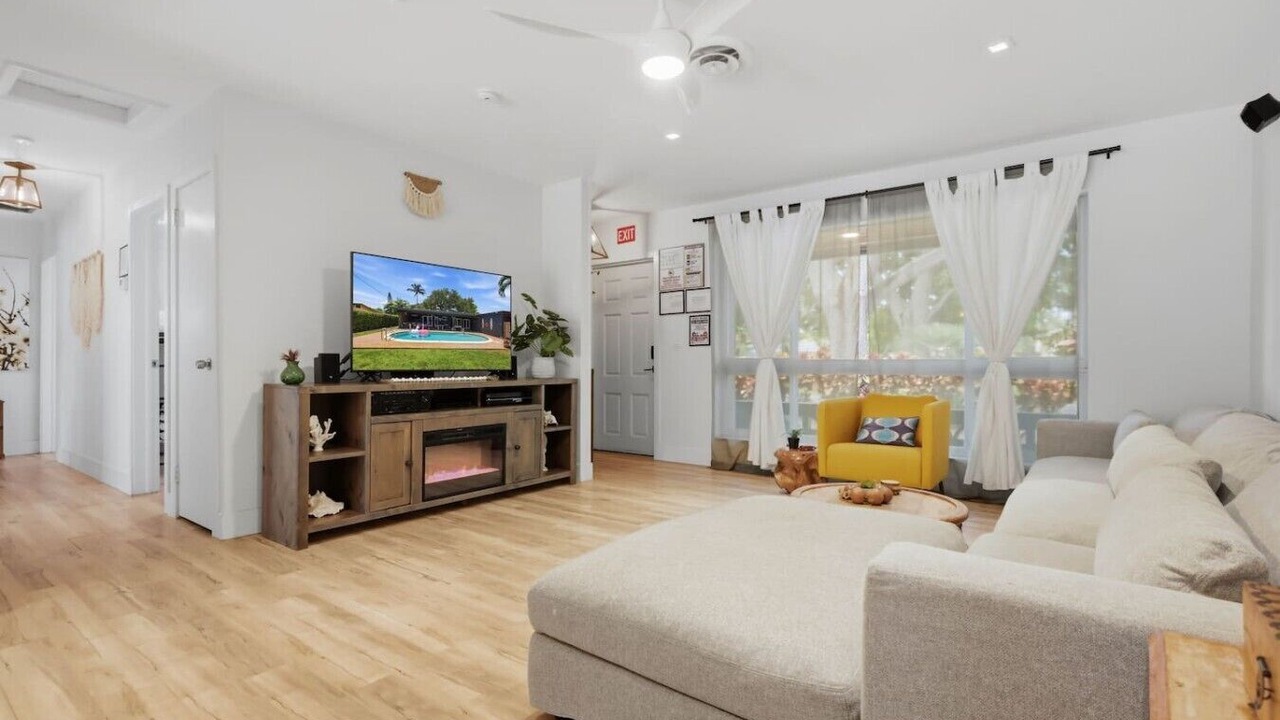Photo of Livingroom in Hollywood Hills