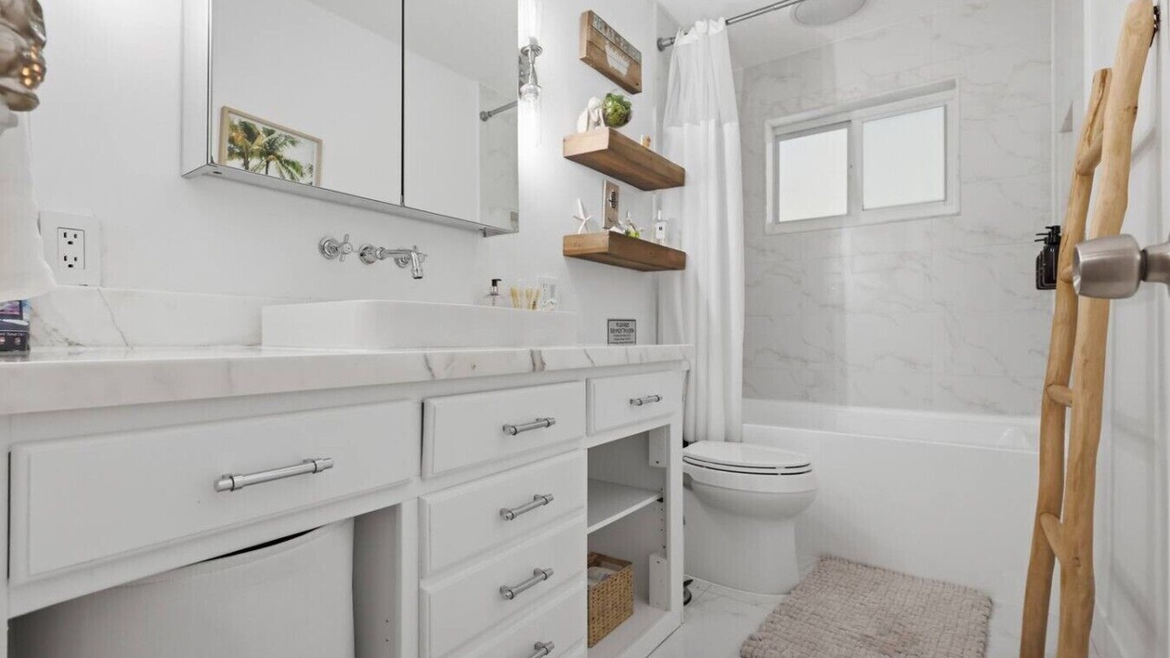 Photo of Bathroom in Hollywood Hills