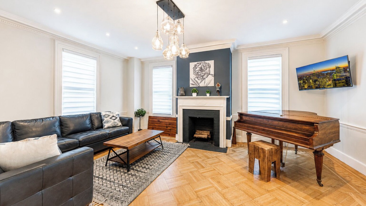 Photo of Livingroom in Roselle