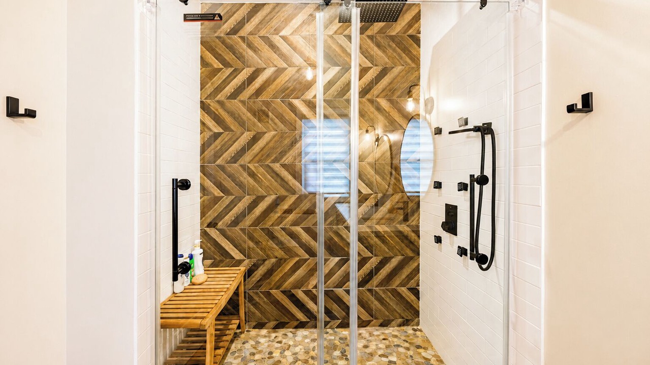 Photo of Bathroom in Roselle