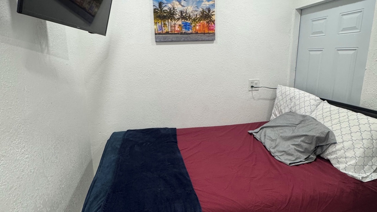 Photo of Bedroom in Miami Gardens