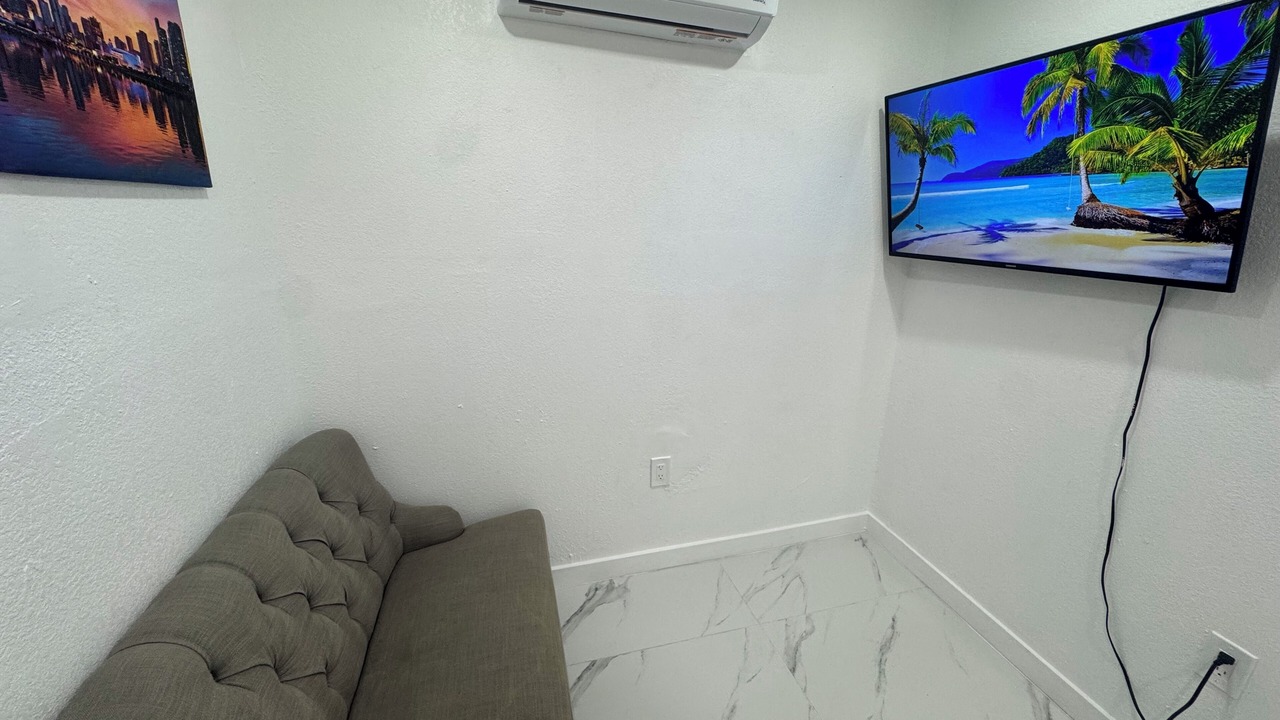 Photo of Livingroom in Miami Gardens