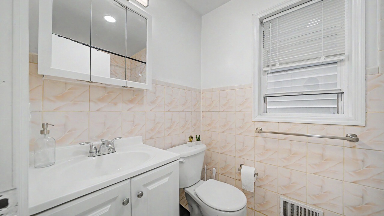 Photo of Bathroom in East Newark