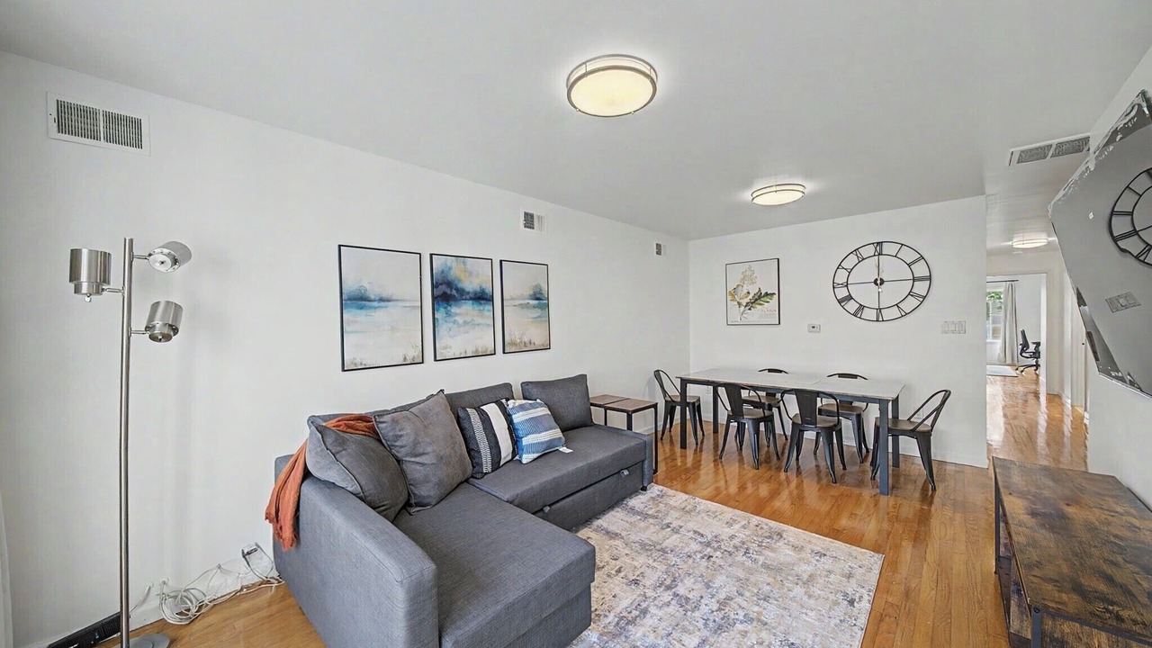 Photo of Livingroom in East Newark