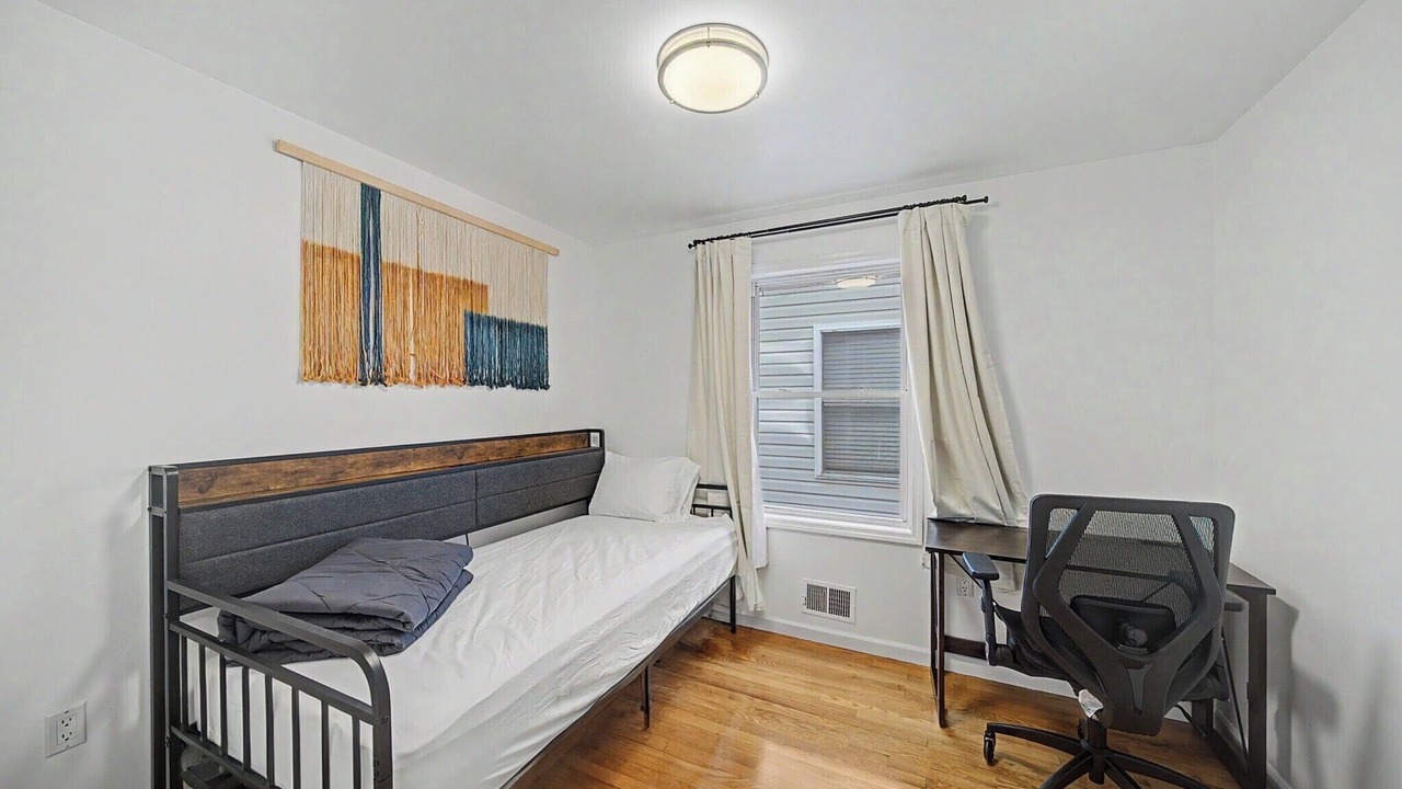 Photo of Bedroom in East Newark