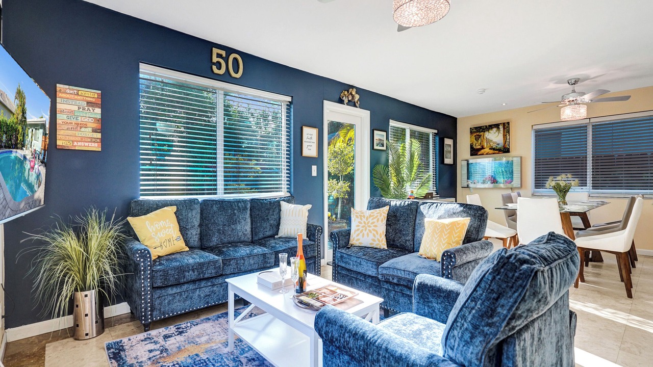 Photo of Livingroom in South Middle River