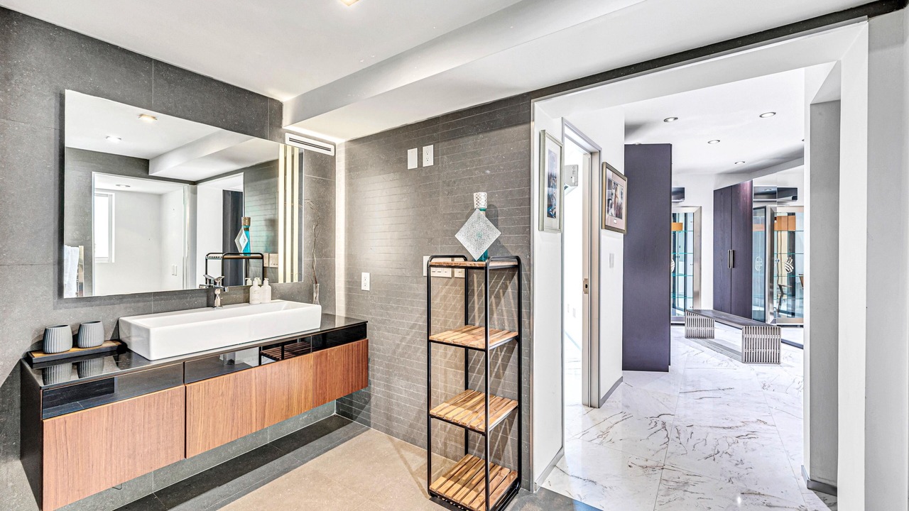 Photo of Bathroom in Riverside Park