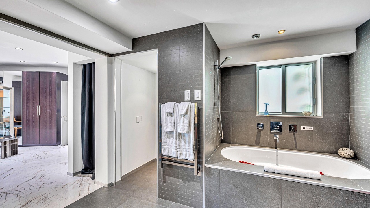 Photo of Bathroom in Riverside Park