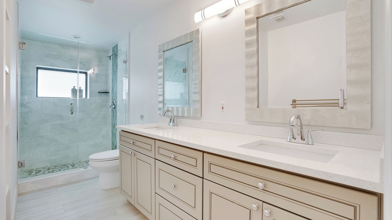 Photo of Bathroom in Harbor Village