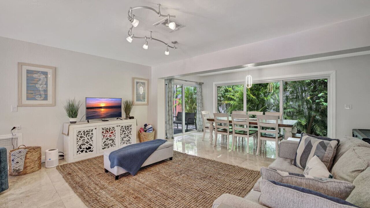 Photo of Livingroom in Lauderdale-by-the-Sea