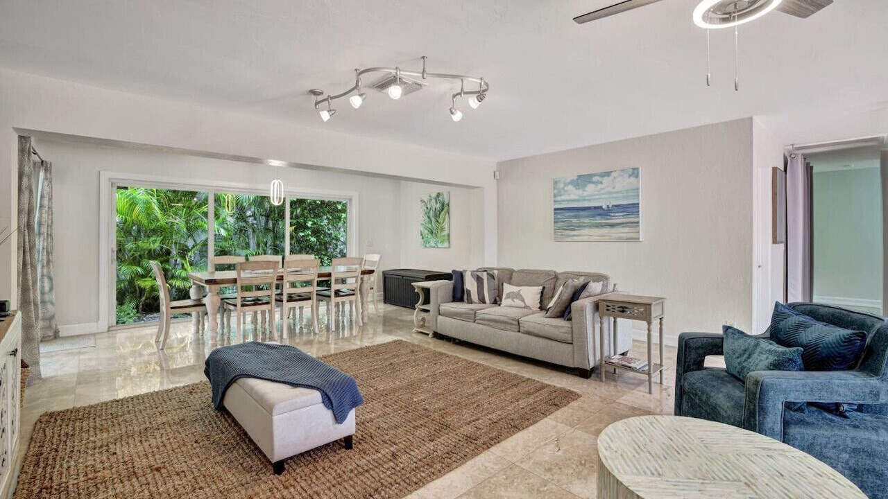 Photo of Livingroom in Lauderdale-by-the-Sea