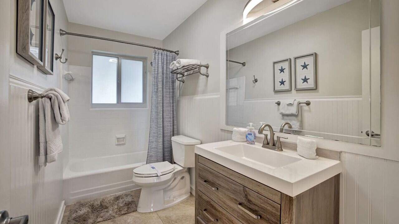 Photo of Bathroom in Lauderdale-by-the-Sea