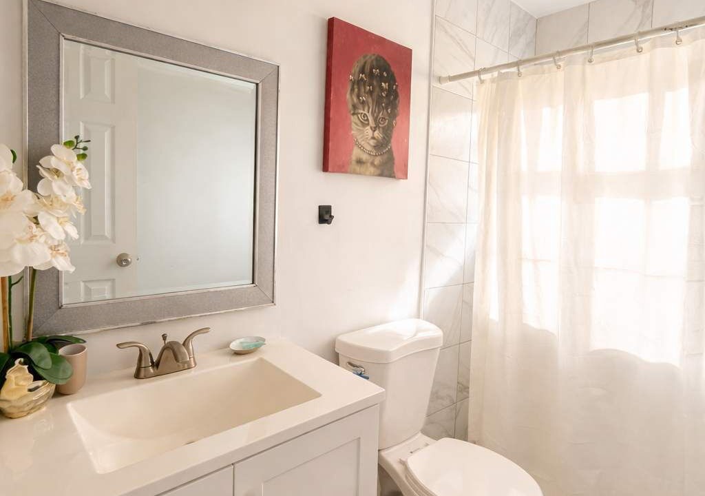 Photo of Bathroom in River Oaks