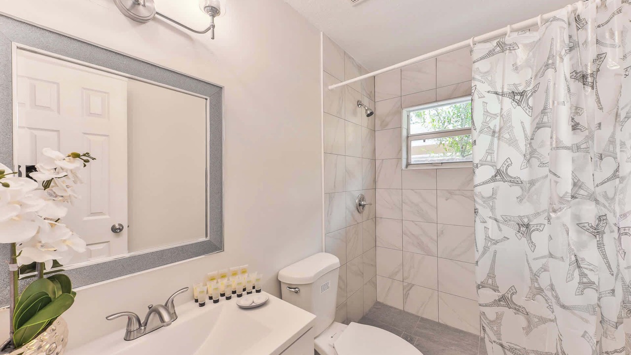 Photo of Bathroom in River Oaks