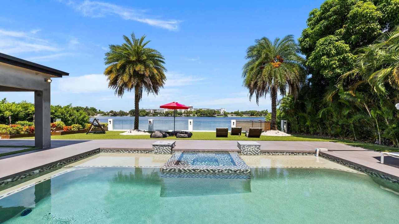 Photo of Outdoor in North Miami Beach