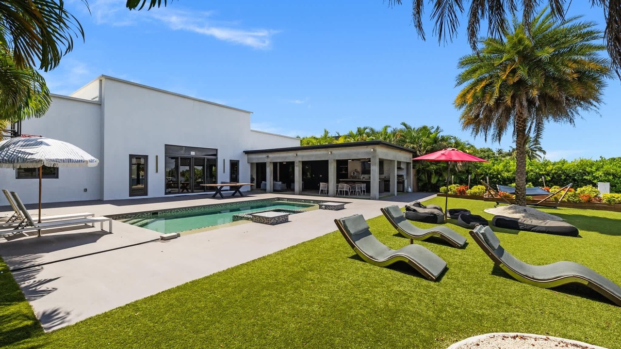 Photo of Outdoor in North Miami Beach