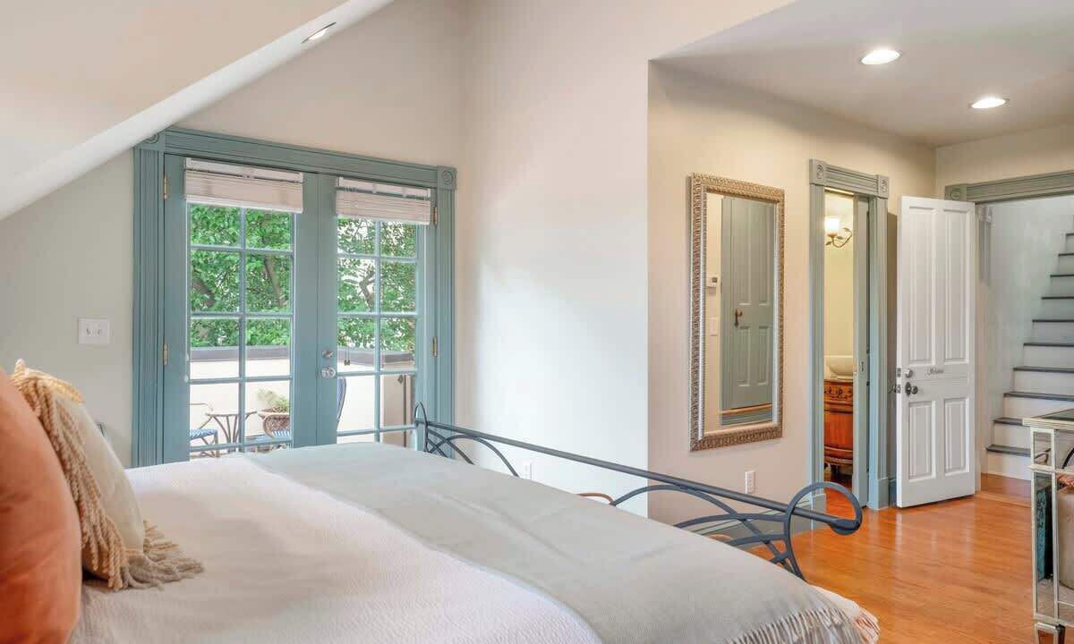Photo of Bedroom in North Downtown