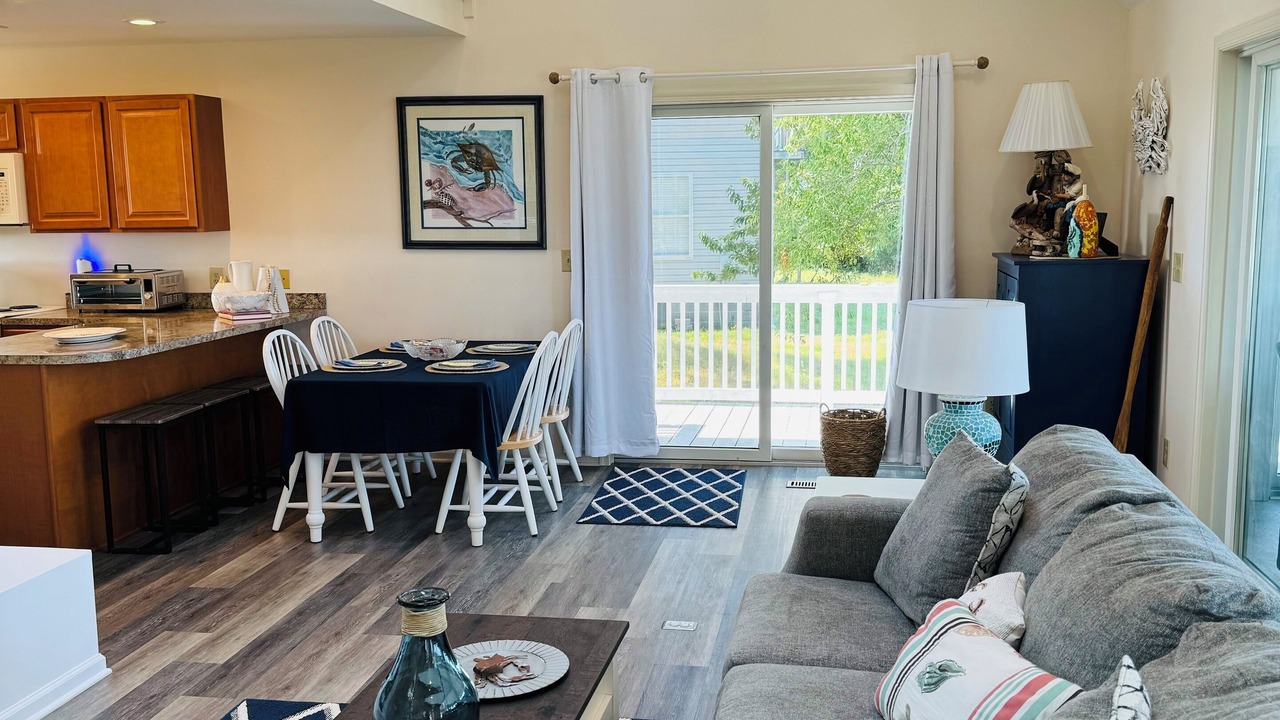Photo of Livingroom in Frenchtown-Rumbly
