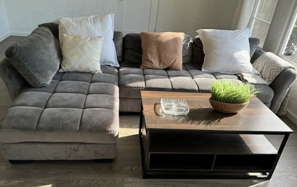 Photo of Livingroom in Pico - Robertson