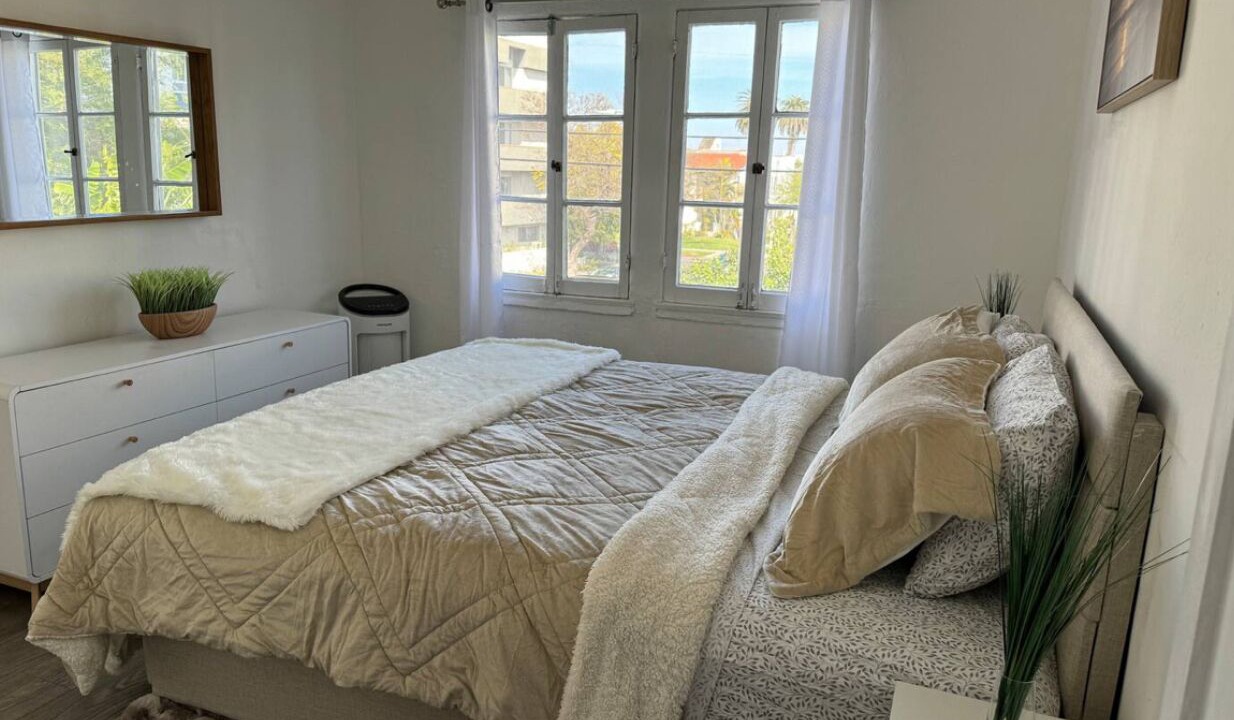 Photo of Bedroom in Pico - Robertson