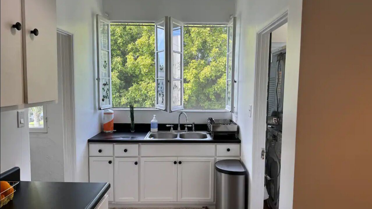 Photo of Kitchen in Pico - Robertson