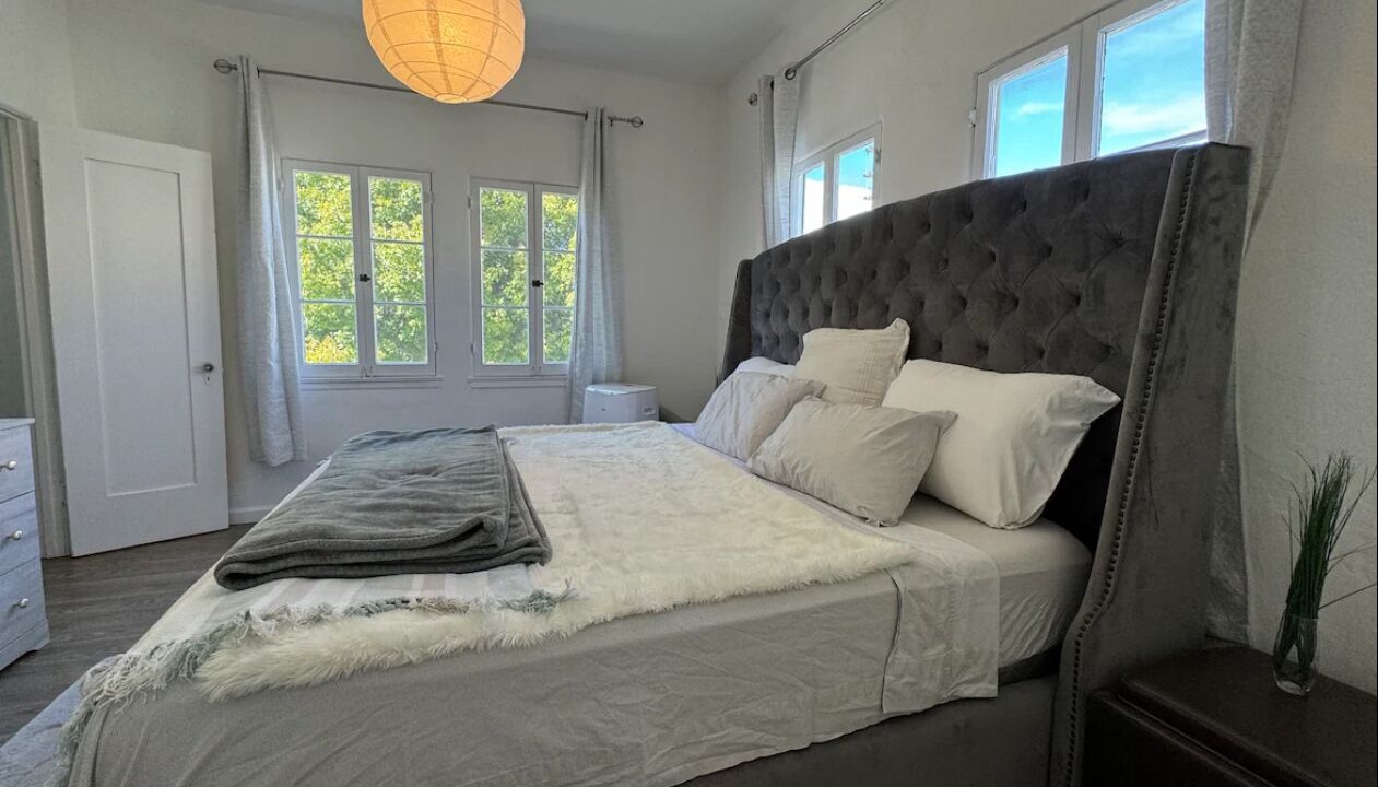 Photo of Bedroom in Pico - Robertson