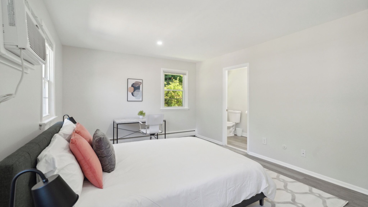 Photo of Bedroom in Newark