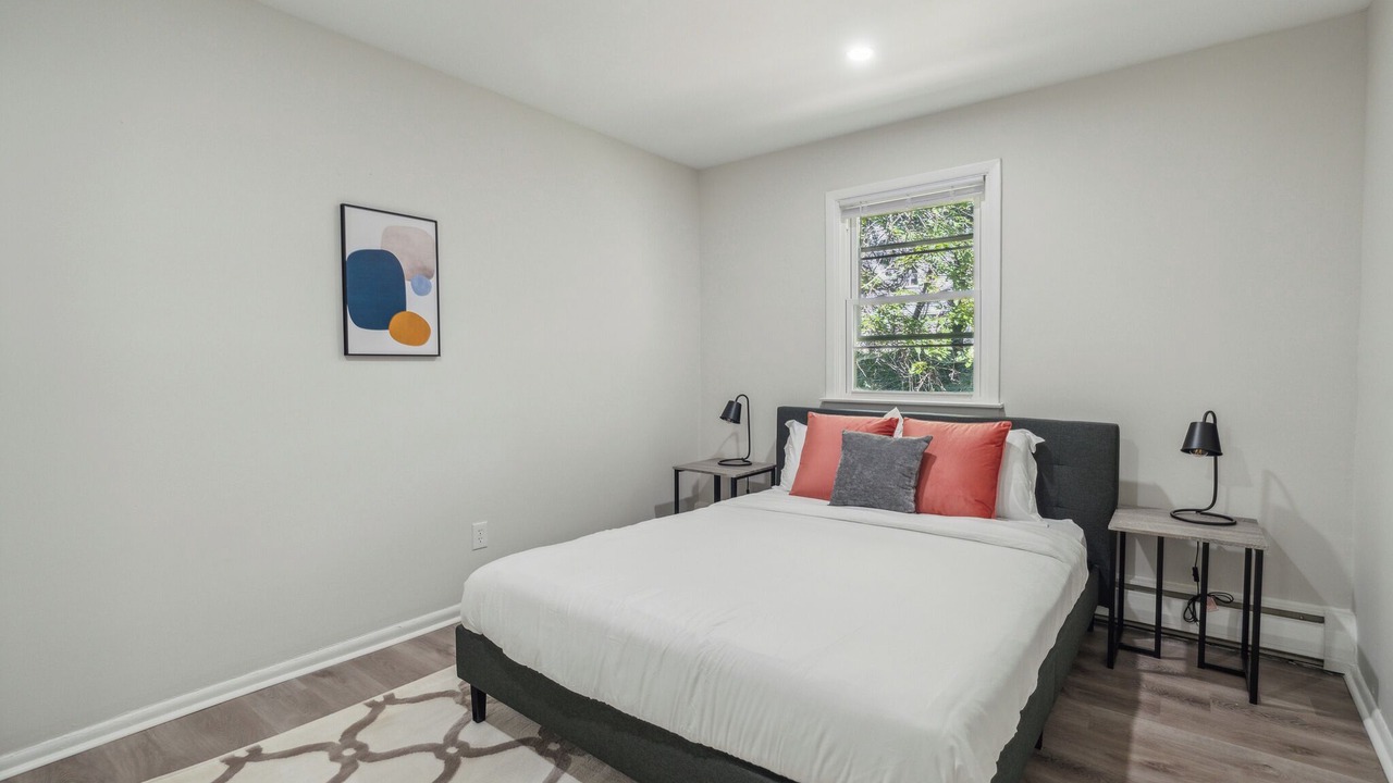 Photo of Bedroom in Newark