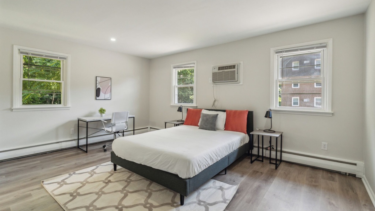Photo of Bedroom in Newark