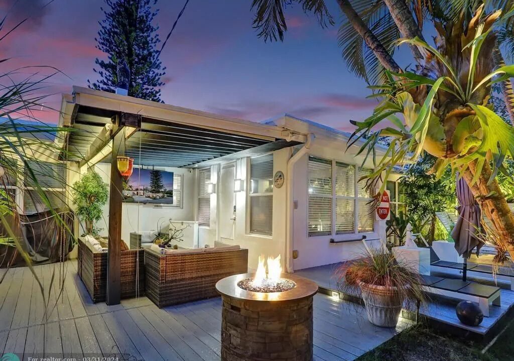 Photo of Patio Balcony in South Middle River