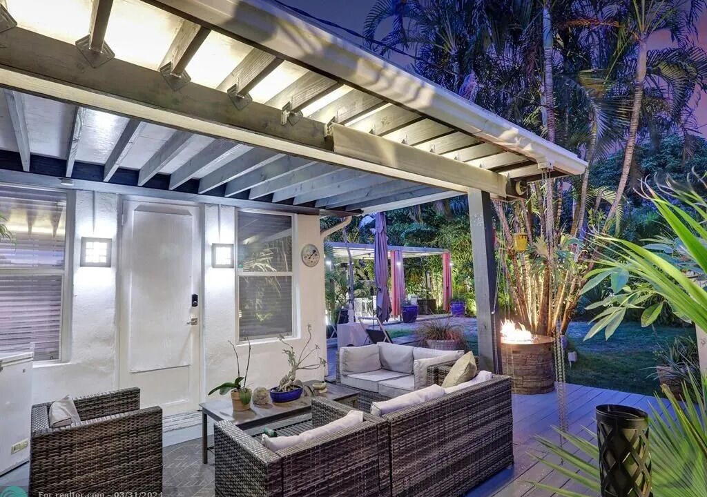 Photo of Patio Balcony in South Middle River