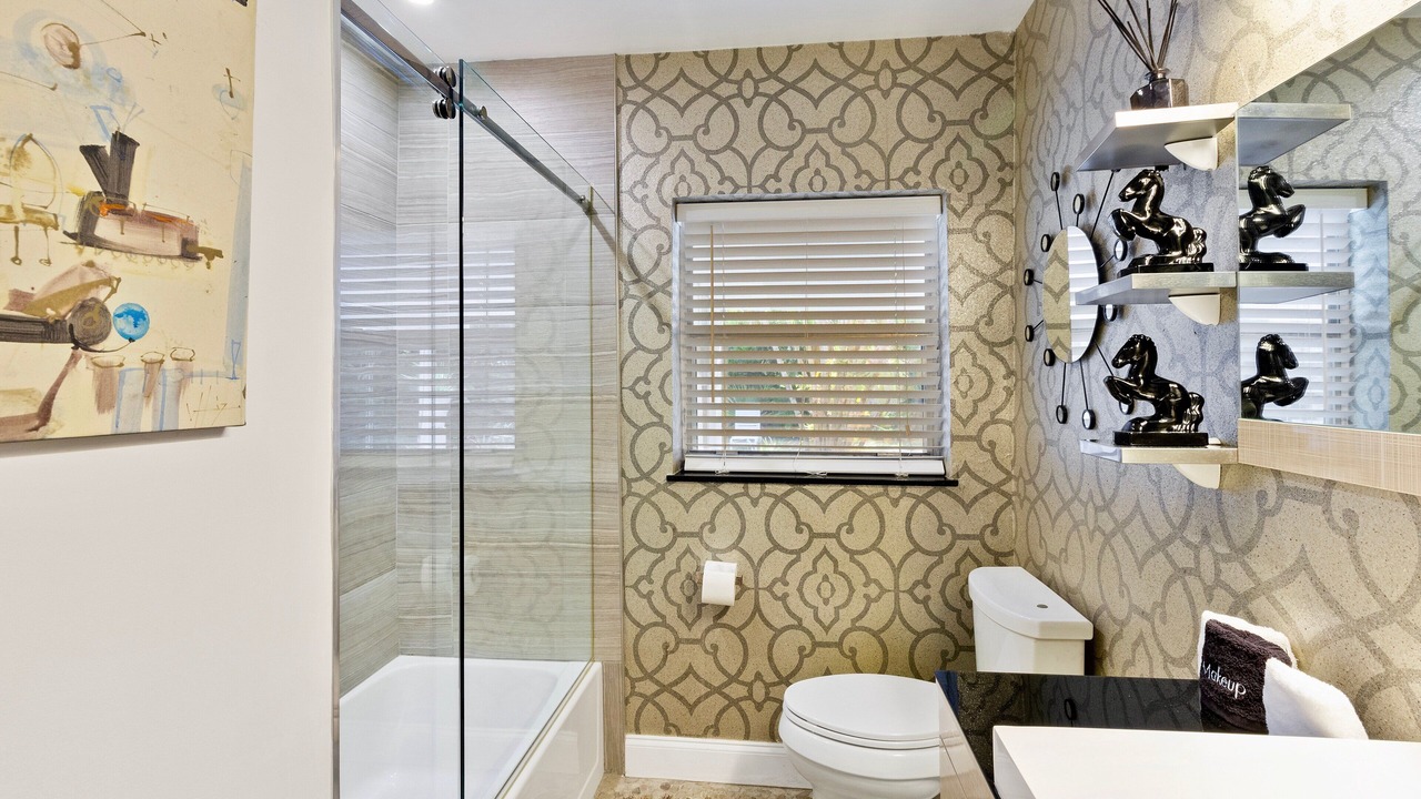 Photo of Bathroom in South Middle River