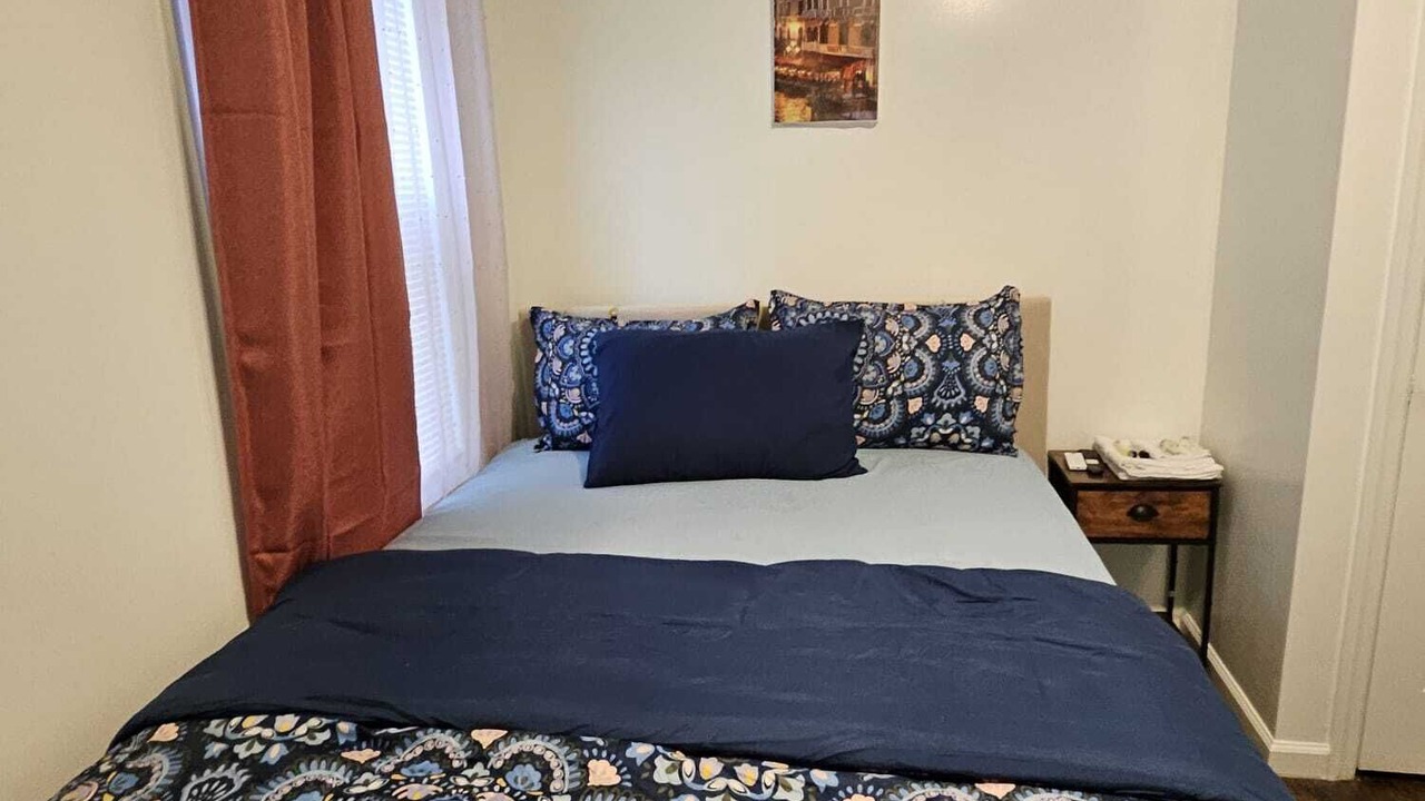 Photo of Bedroom in Lower Vailsburg