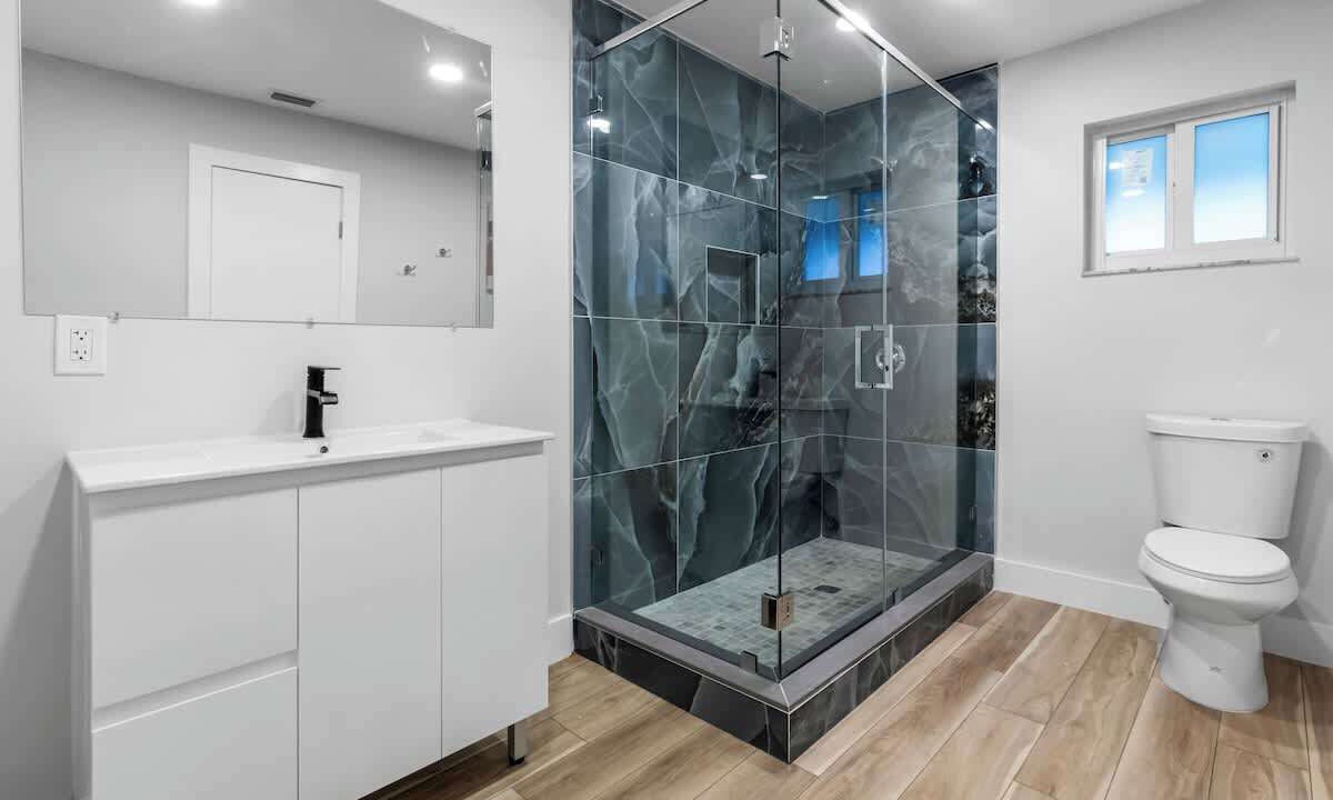 Photo of Bathroom in Plantation