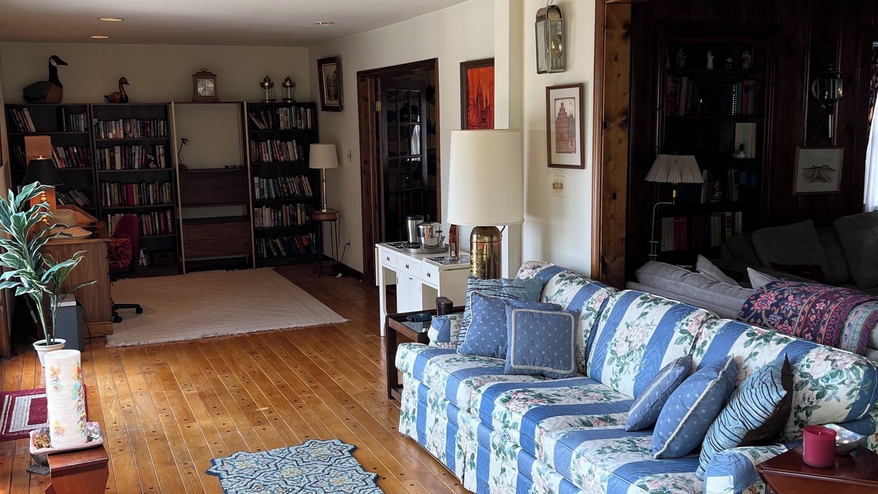 Photo of Livingroom in Wardour