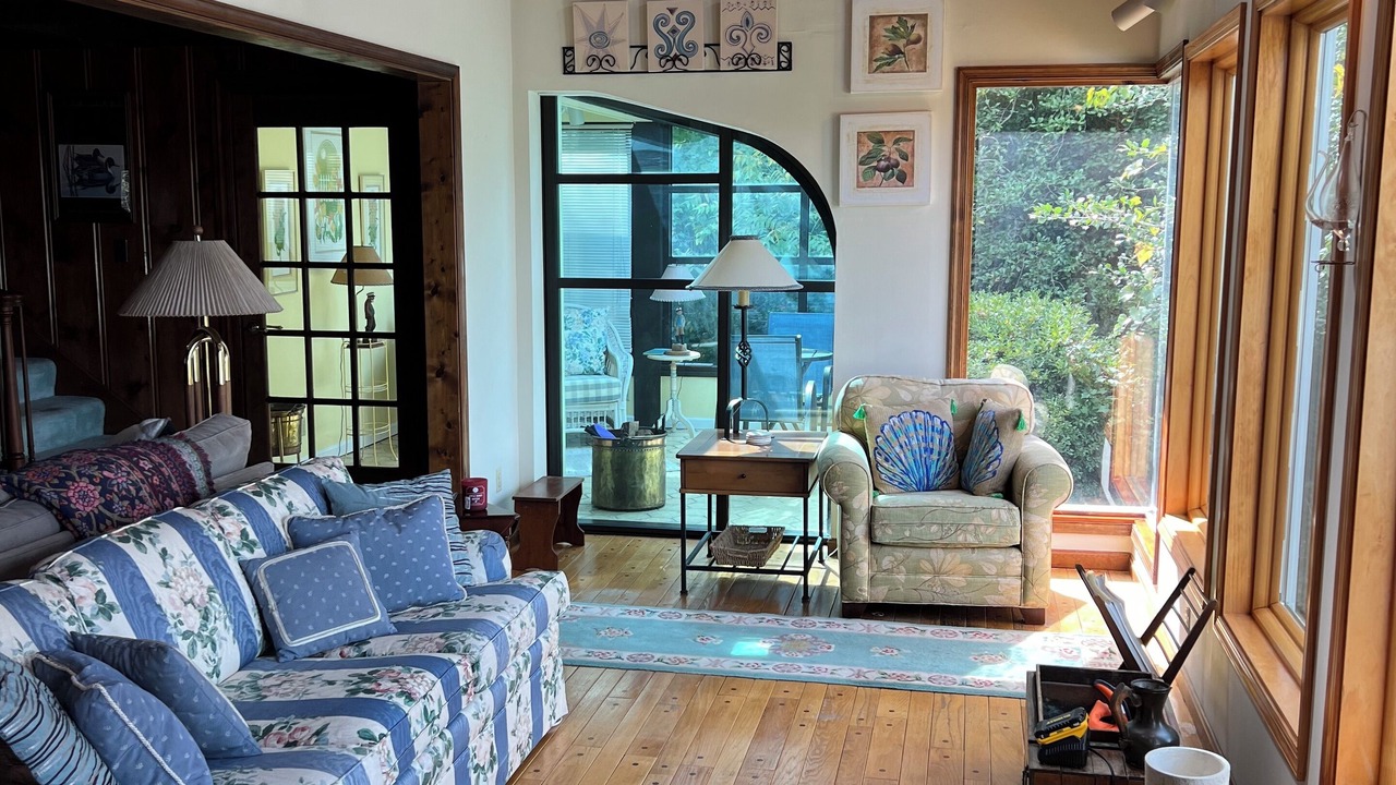 Photo of Livingroom in Wardour