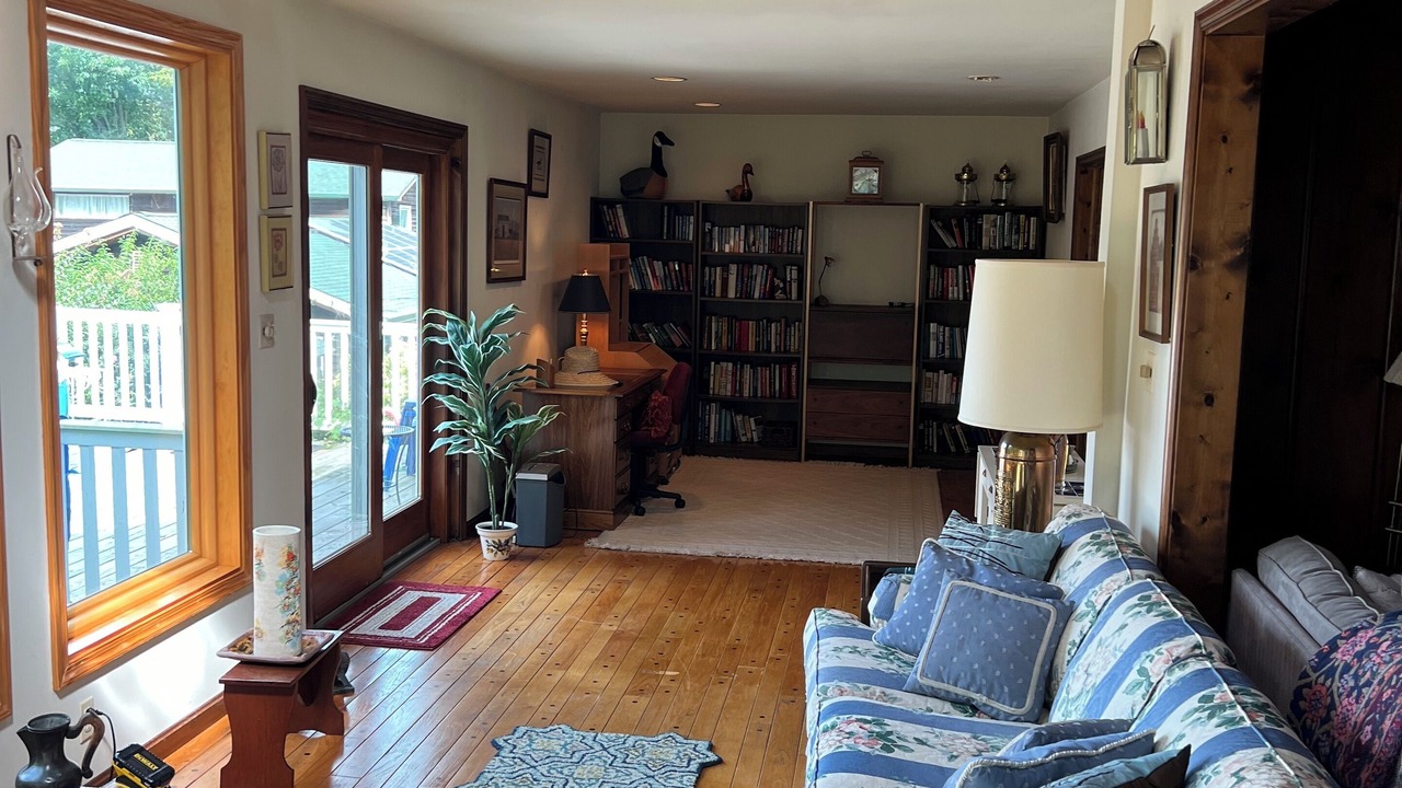 Photo of Livingroom in Wardour