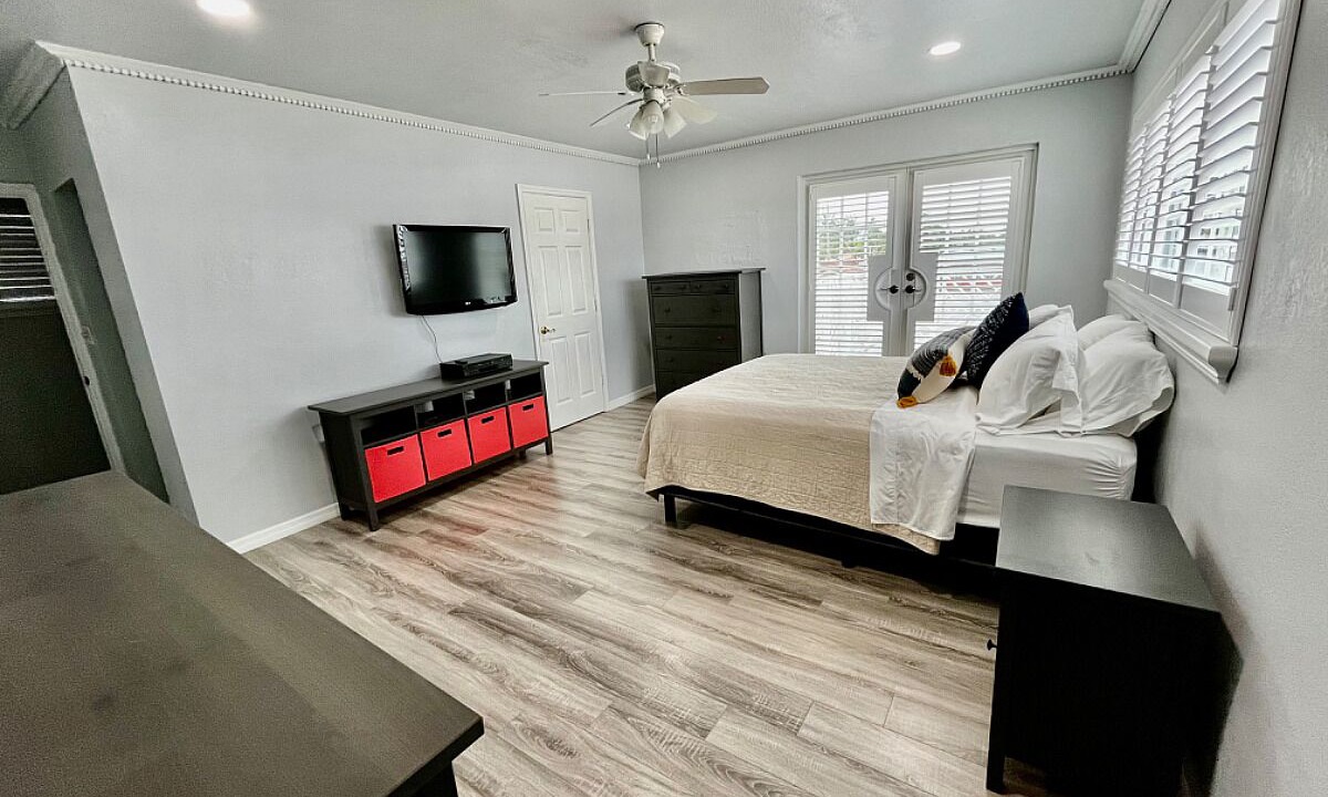 Photo of Bedroom in Miami Gardens