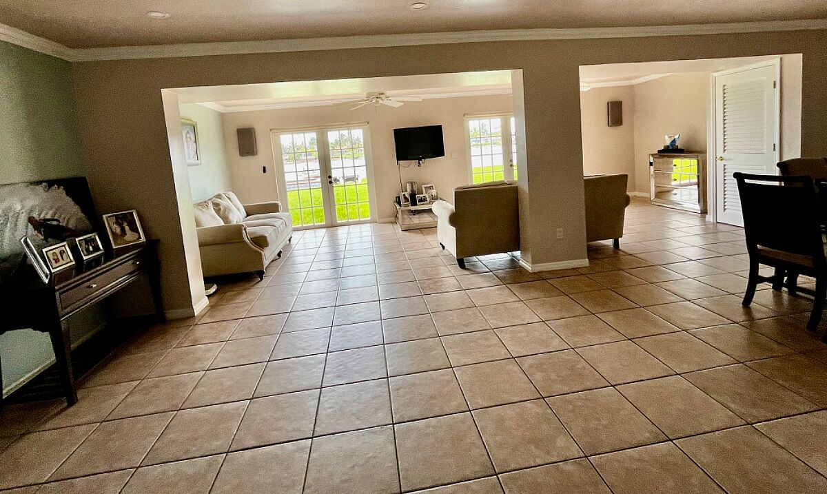 Photo of Livingroom in Miami Gardens