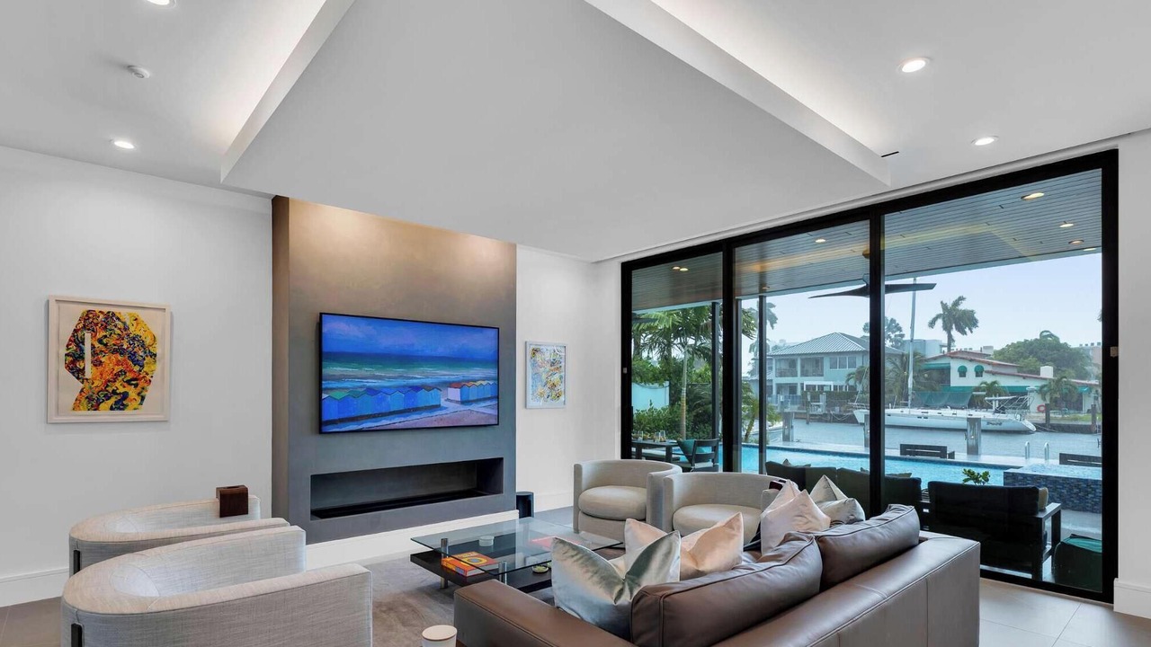 Photo of Bedroom in Lauderdale Harbours