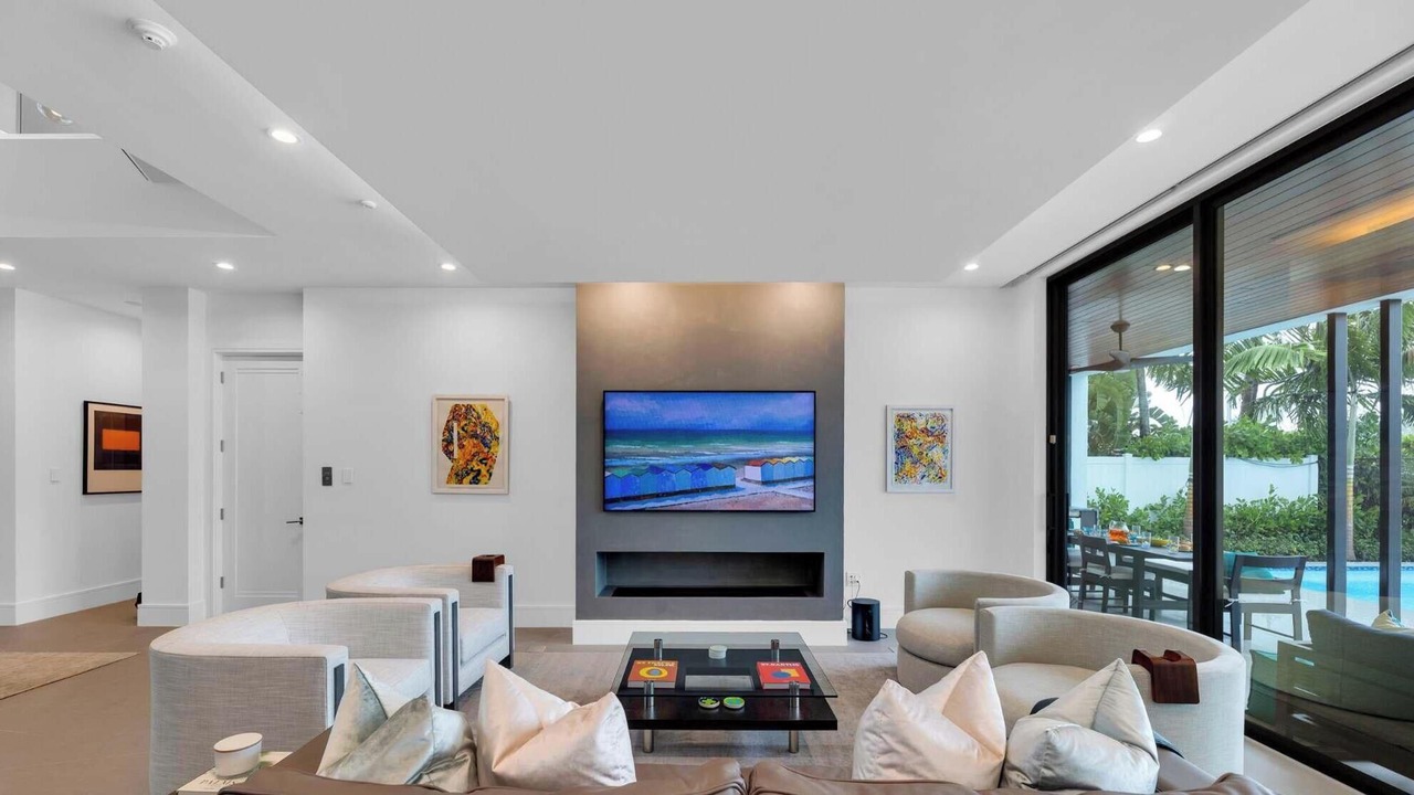 Photo of Bedroom in Lauderdale Harbours