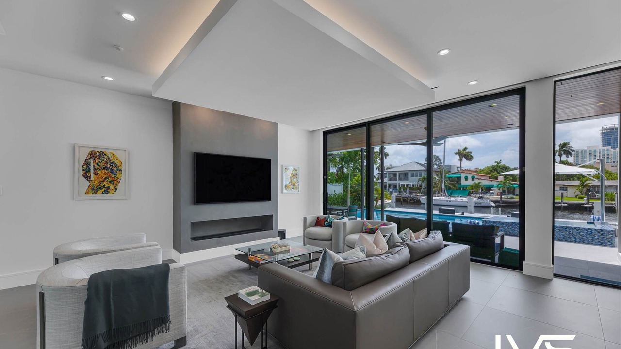 Photo of Bedroom in Lauderdale Harbours