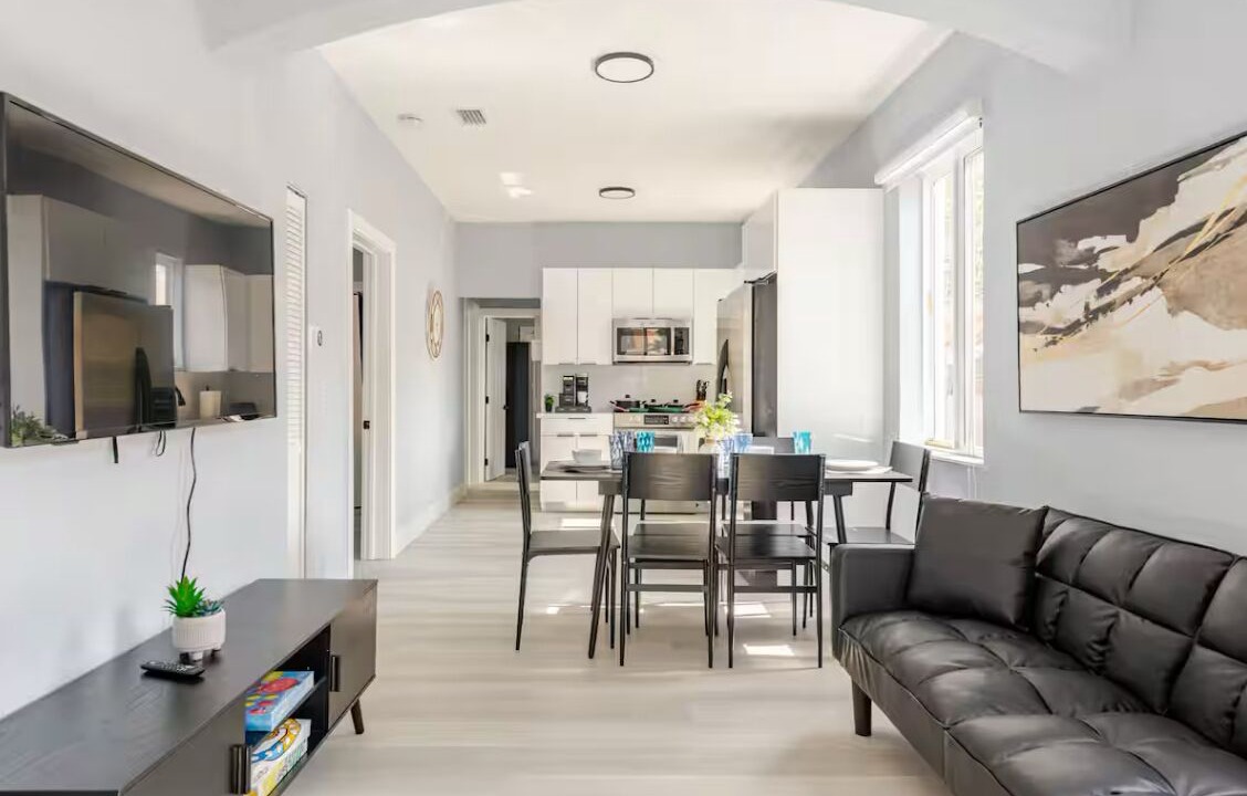 Photo of Livingroom in Allapattah