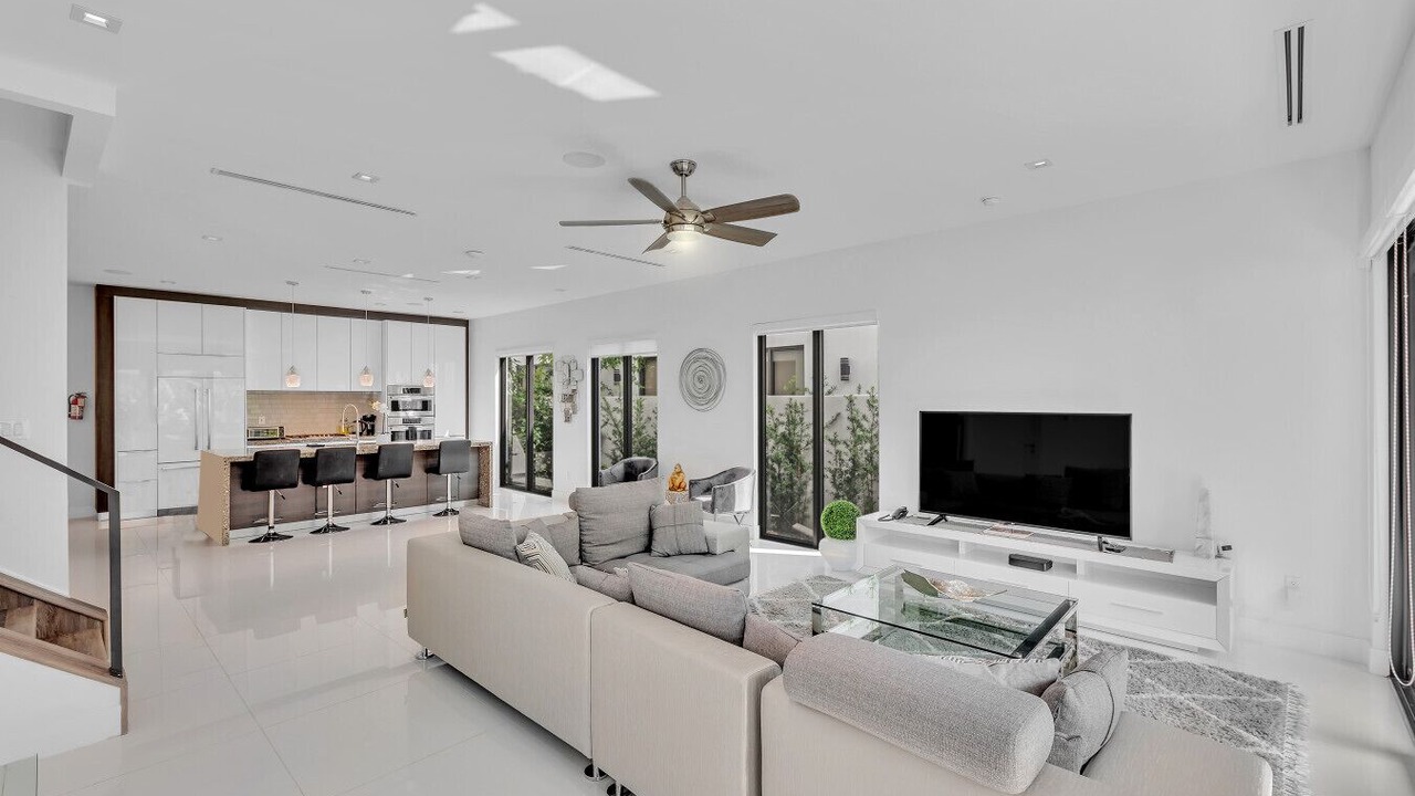 Photo of Livingroom in Colee Hammock