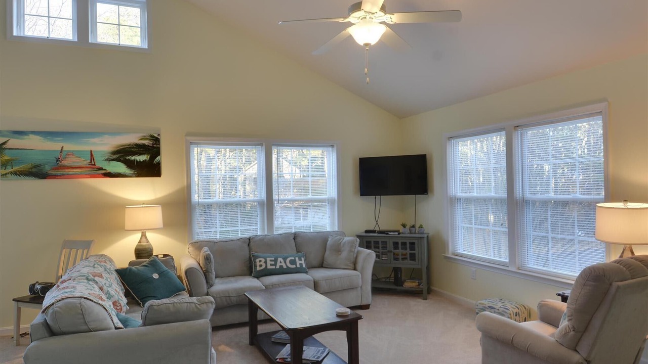 Photo of Livingroom in Sandpiper Pines